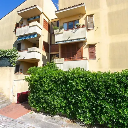 N215 - Numana, Trilocale Con Portico Нумана